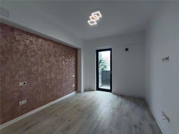 Apartament Ultra Central Bloc Nou Parcare Inclusa