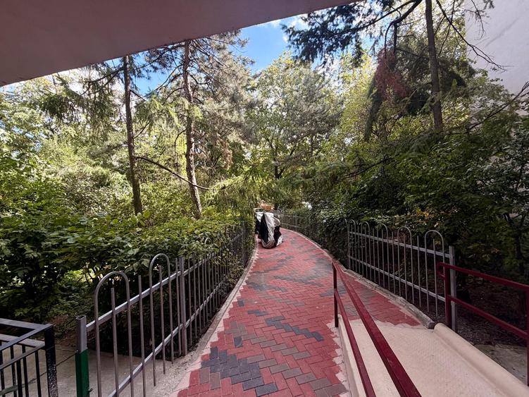 2 CAMERE - CAMPIA Libertății- vedere libera