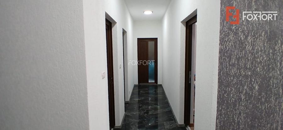Casa individuala cu 6 camere Parter + 1 Etaj in Comlosu Mare - 10