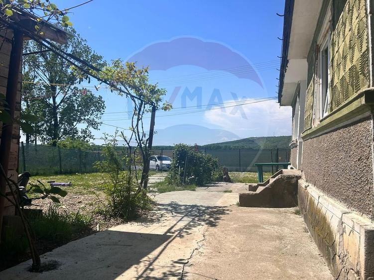 Casă / Vilă cu 4 camere de vânzare