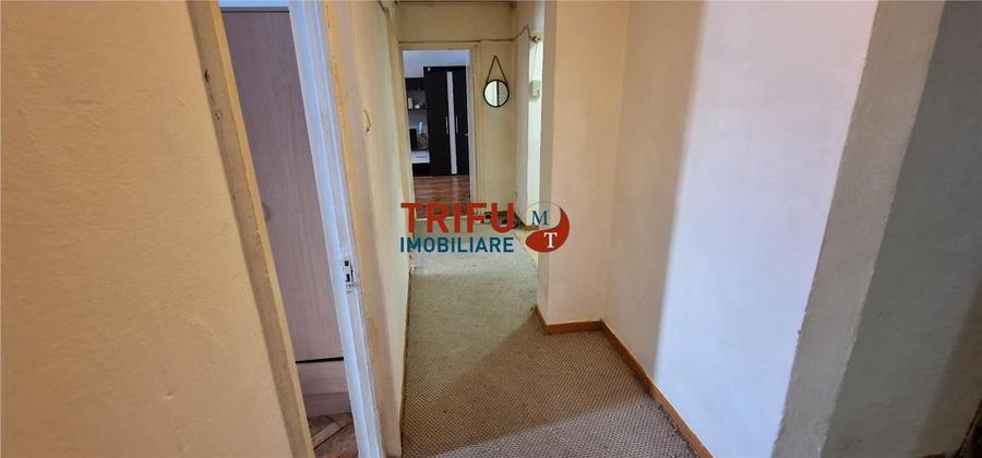 Apartament 3 camere etaj 1 zona Liceul Sportiv