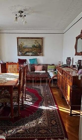 Apartament 3 camere în zona STRAZII PADIS