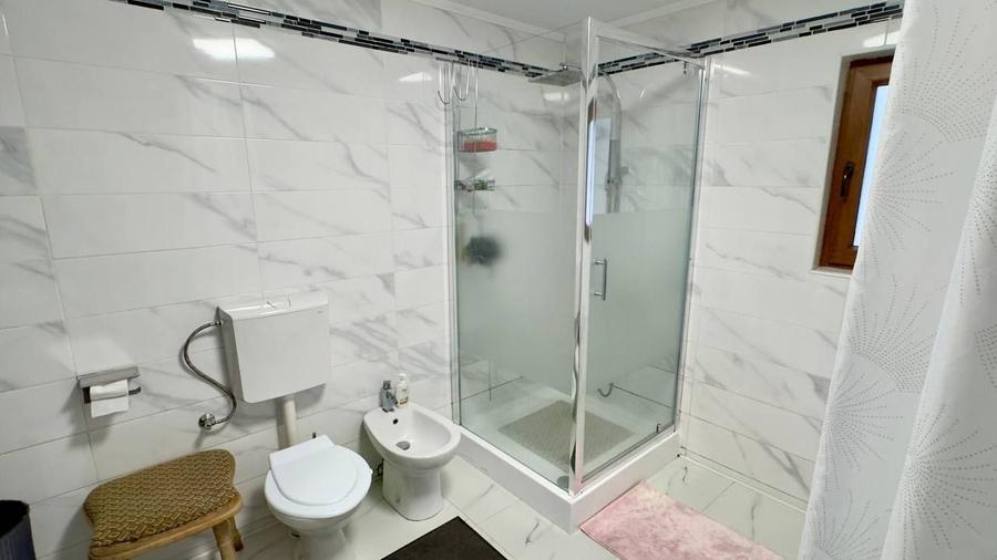 Casa 6 camere individuala Chitila langa Lidl !