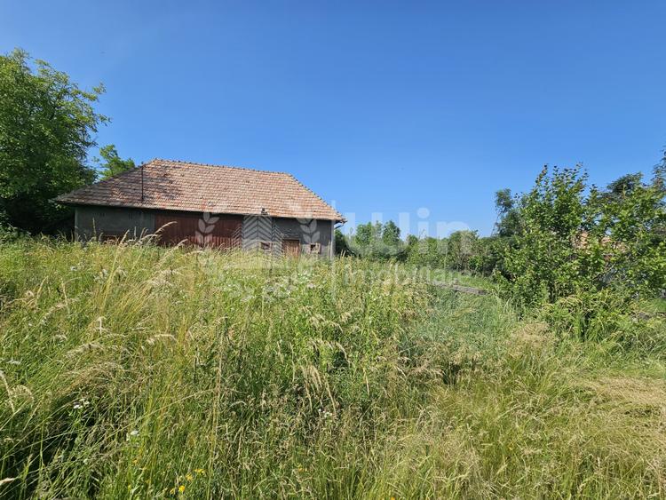 Teren intravilan cu casa renovabila | 4130mp teren | Front 44m | Aiton