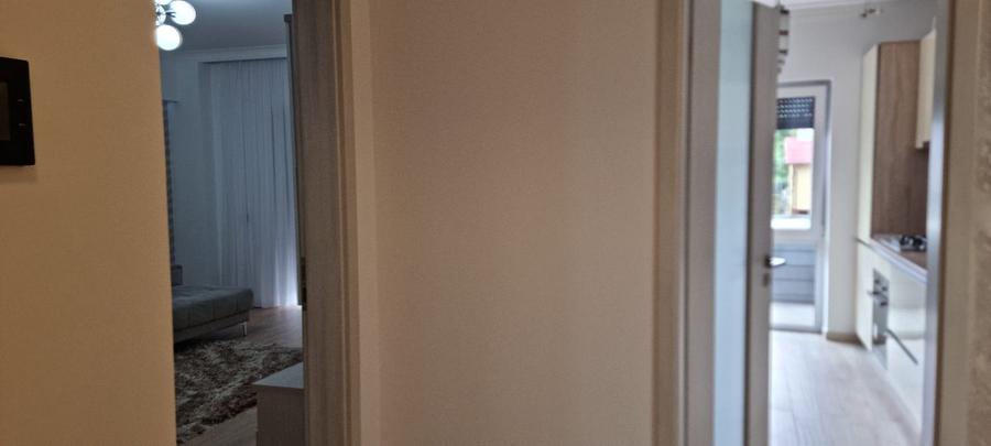 De inchiriat apartament 3 camere, cu 2 garaje,ultracentral, in Pitesti,moderm