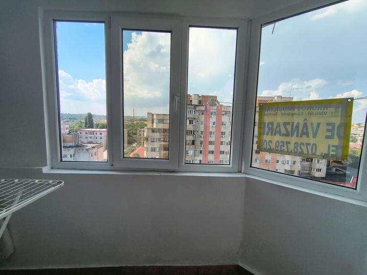 Apartament 3 camere, 2 bai, 79 mp., Parc Gara, Constanta pret145000 eu
