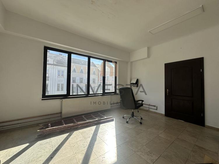 Apartament 4 camere 115 mp Ultracentral etaj intermediar pe Eroilor!