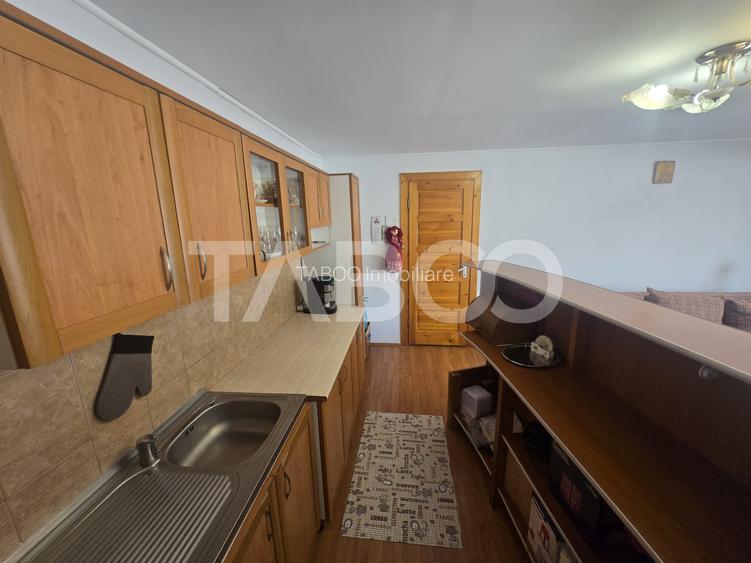 Apartament 2 camere de vanzare la casa 77mp curte si pivnita Sub Arini - 15