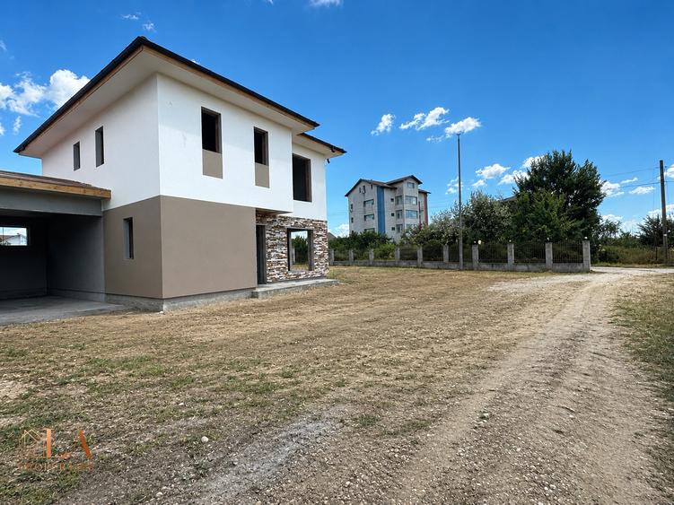 Casa individuala 5 camere | Incalzire in pardoseala | Garaj | Domnesti