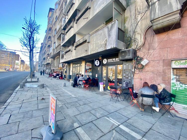 Bld Kogălniceanu, bloc fără bulină, spațiu comercial de vânzare