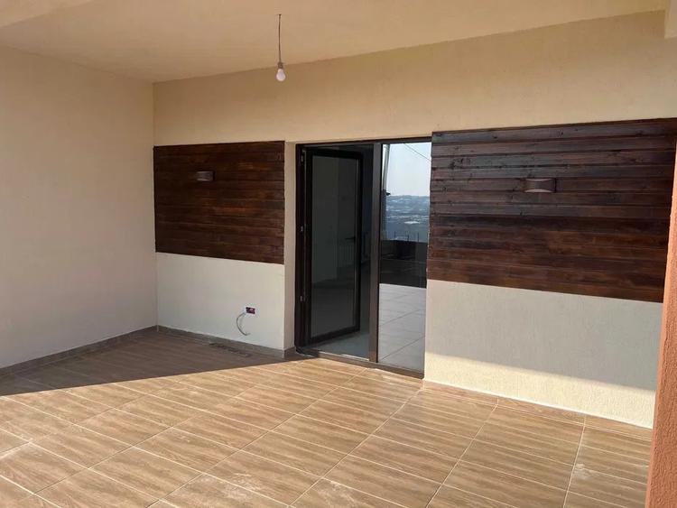 Casă de vânzare, 4 camere în Valea Lupului, Iași