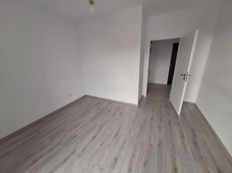 Proprietar, apartament bloc nou, termoizolatie 20 cm.