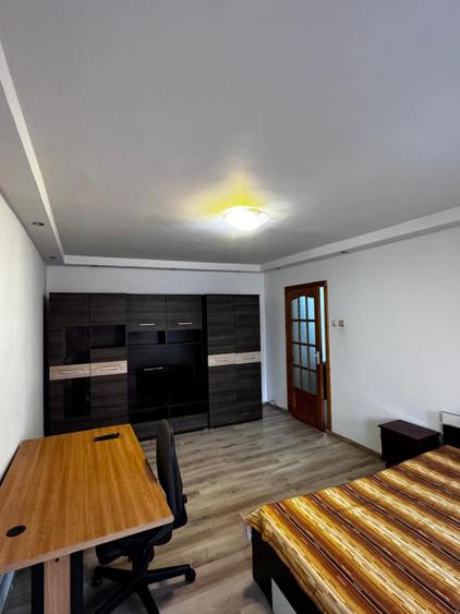 Apartament 3 camere, 71 mp, zona Lapus