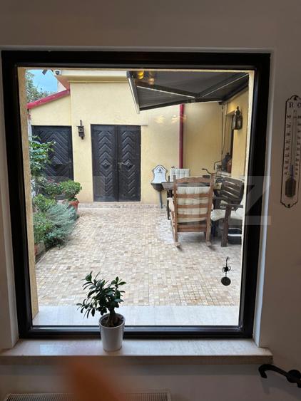 Casă de lux renovată cu priveliște spectaculoasă, în inima Brașovului