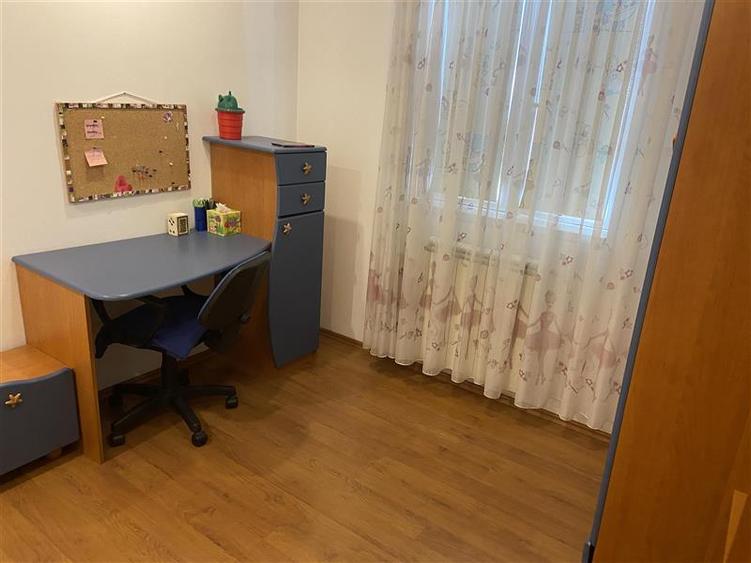 Apartament 4 camere Focsani , zona b- dul Independentei , suprafata generoasa 85