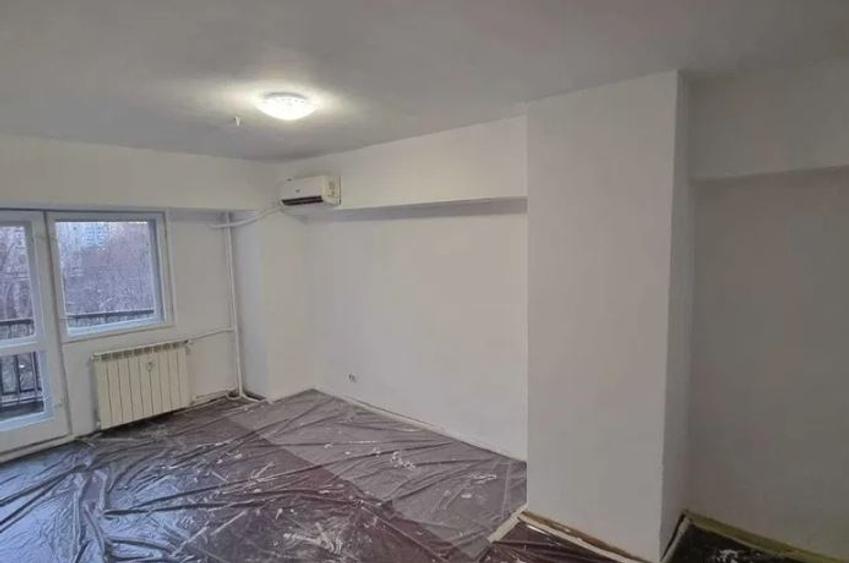 Apartament 3 Camere,B-dul Unirii,bl.1990,et.2/7,DECOMANDAT,2 bai,2 balcoane