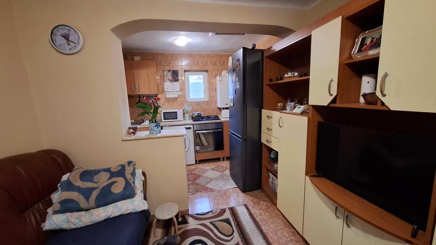 KM 5 - casa 4 cam + teren 686 mp (constructie renovabila)