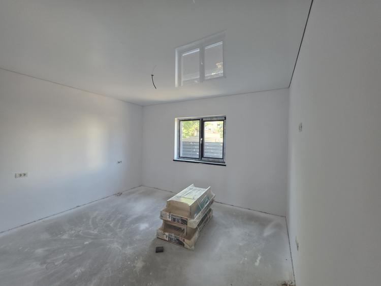 Oportunitate! Casa la sol, 3 camere, posibilitate de mansardare, Valu lui Traian
