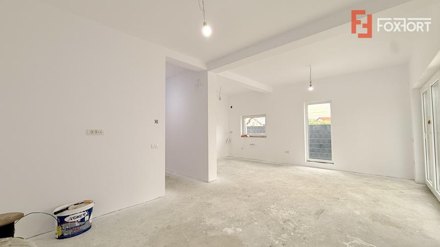 Duplex despartit, de vanzare 4 camere - curent trifazic - Mosnita Veche