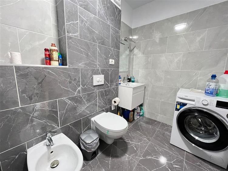 Apartament Lux prima inchiriere cu loc de parcare subteran Tractoru Coresi