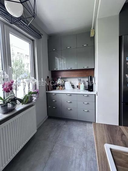 Apartament de vanzare 2 camere 49mp zona Dambul Rotund - 2