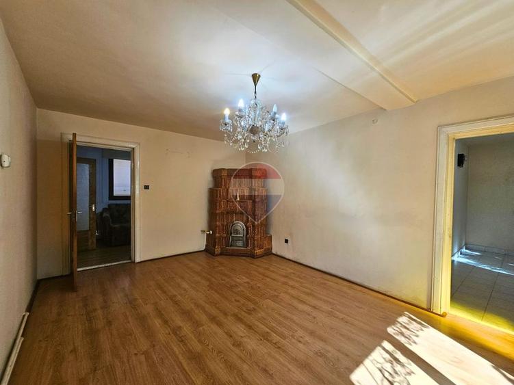 Vilă 6 camere, Păulești — vis-a-vis de parc, langa padure