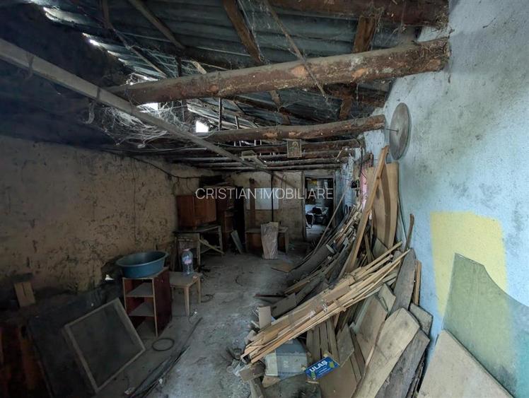 Teren cu casa demolabila Radu Negru, 178 mp, deschidere 10 m - 6