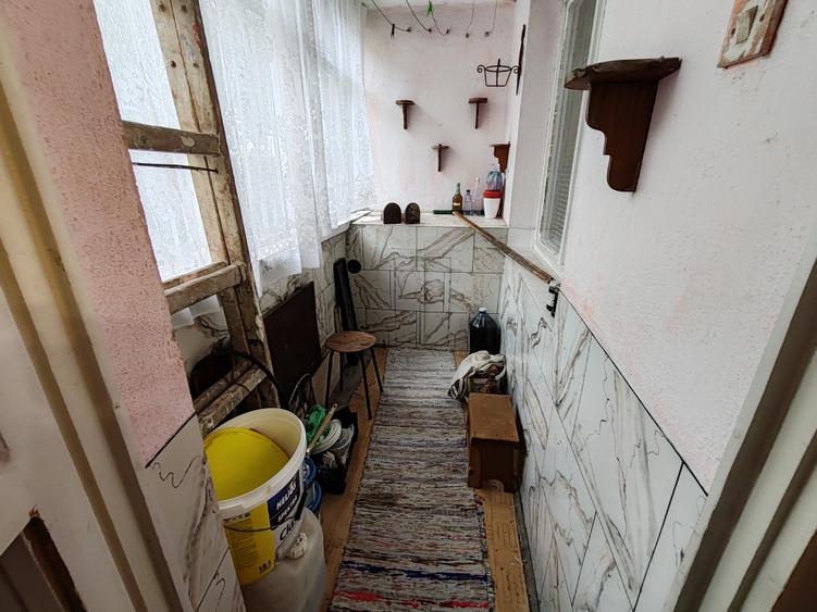 Apartament 3 camere liber la vanzare zona Vlahuta