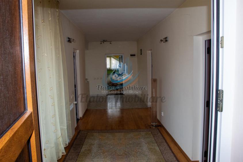 Vila Lux, 375 mp, Piatra Neamt