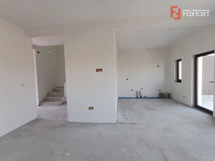 Triplex 5 camere, 2 bai, 114 mp utili, zona Plopi Timisoara - V8613