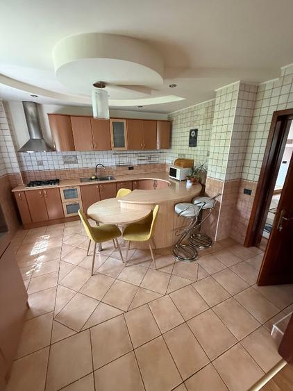 Casă individuală de închiriat | 250 mp utili | Teren 900 mp | Zona Sud – Râmnicu