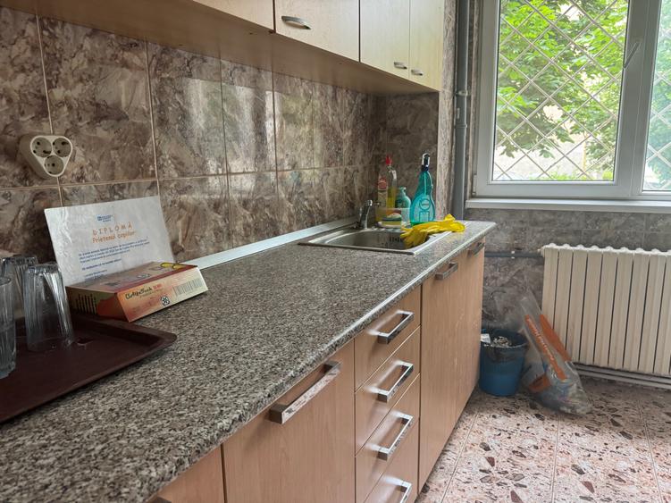 Oferim spre închiriere apartament cu 3 camere la parter