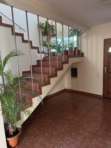 Vila 2005,S+P+E+M,living,dinning,3 dormitoare,3 bai,teren 2090mp,piscina,garaj