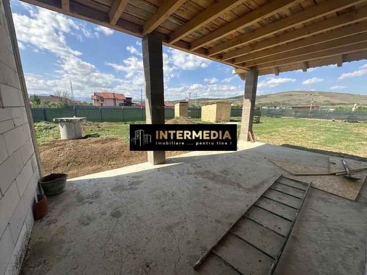 Vanzare TEREN Intravilan 571 mp imprejmuit case langa in Barabant Alba iulia