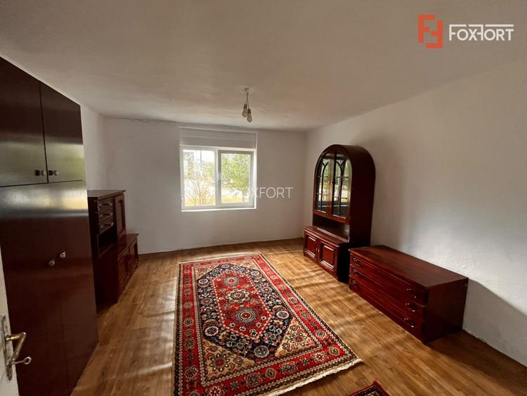 Casa cu teren de 1438 mp de vanzare - Recas - 2