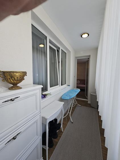 Apartament 3 camere 2 locuri de parcare si boxa , Strada Carpati
