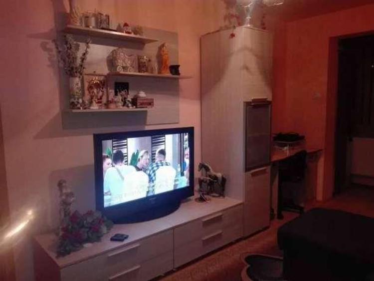 Apartament cu 3 camere la etajul 3 aproape de Mall
