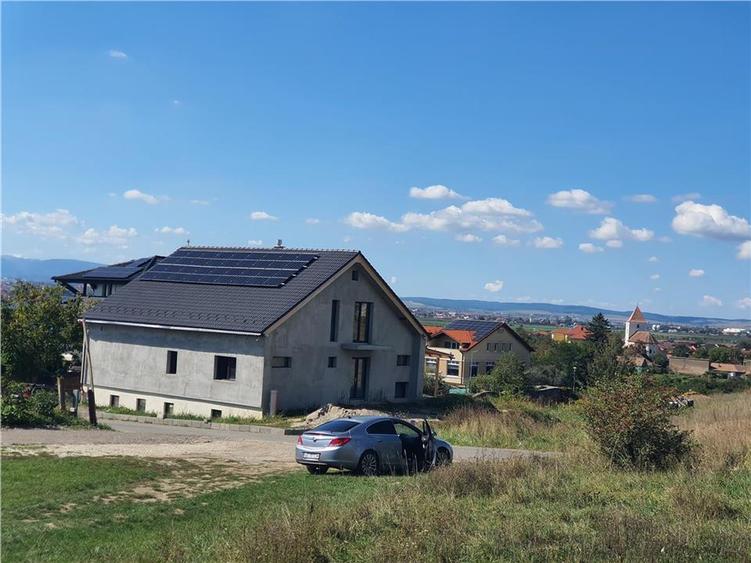 Parcela de teren 1840 mp cu front dublu - str.Viilor -Gusterita