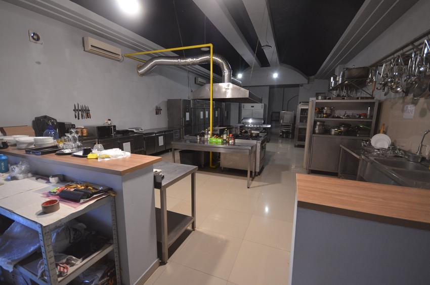 Spatiu comercial de inchiriat - 600 mp - Muncii - Decebal