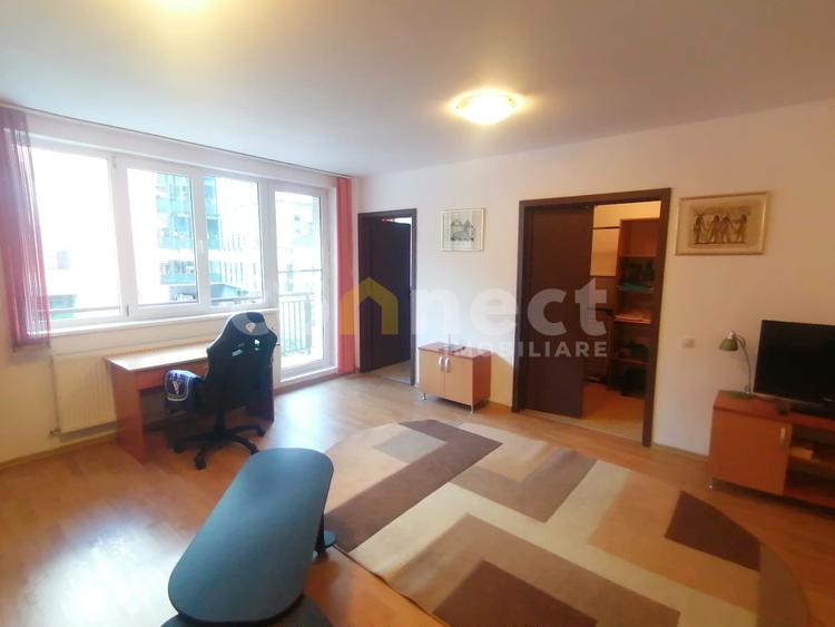Închiriez apartament 1 cameră + parcare – Str. Ploiești (Piața Mihai Viteazu)