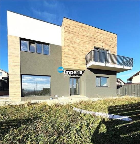Vila premium P+E 4 cam, asfalt, canalizare,Notariat Miroslava