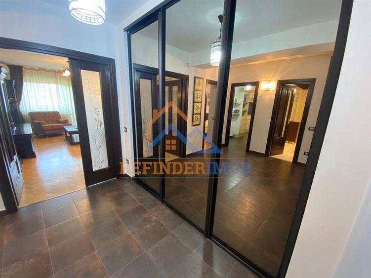 Apartament 2 camere Blv Unirii vedere catre bulevard etaj intermediar
