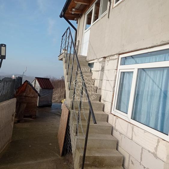Casa 5 camere 220 mp-teren 2500 mp- terasa/garaj-Dealul Dumitrei