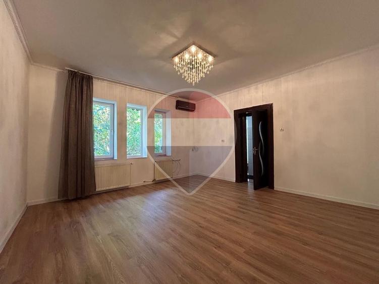 Vanzare Apartament 2 Camere Dec. în Vilă Ideal Rezidential sau Airbnb