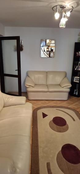 Apartament 2 camere, imbunatatit, complet mobilat si utilat zona Sud, et. 3/4.