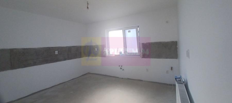 Săbăreni, casă nouă parter 137 mp, curte 400 mp - 4