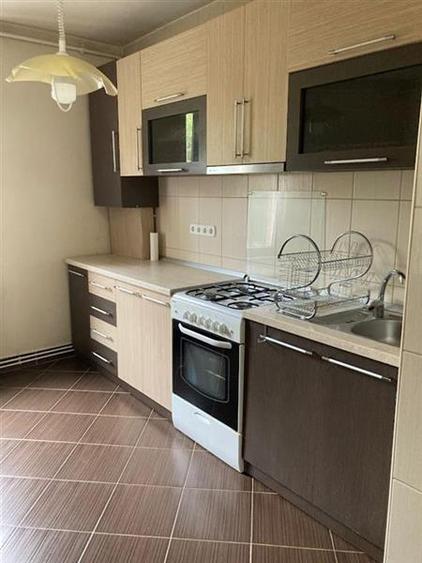 Inchiriere apartament 2 camere zona 7 Noiembrie etaj 1
