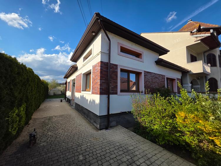 Vand casa zona Marasti Deva