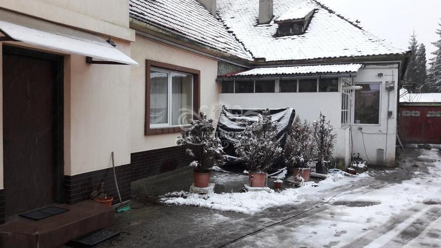 Vand casa cu 3 apartamente Brasovul Vechi, Blumana ideala pentru clinica.