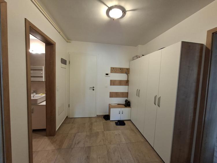 Apartament la pietonala parter